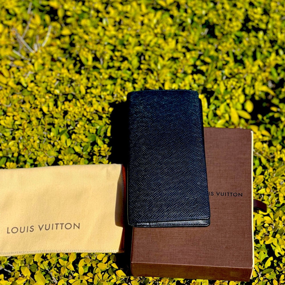 Authentic Louis Vuitton men’s wallet.